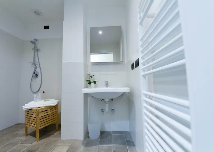 Agriostello Delle Langhe Vandrerhjem Farigliano